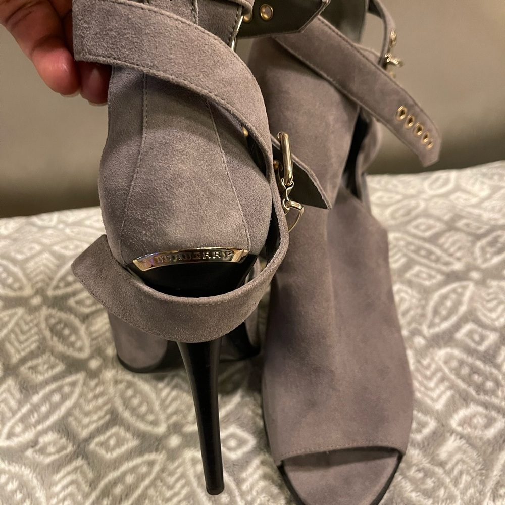 Burberry heels - Picture 8 of 13